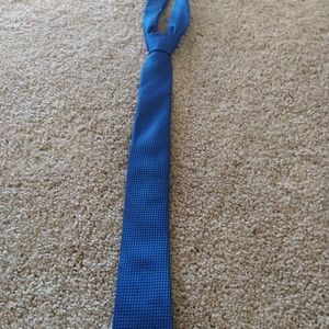 Tie blue